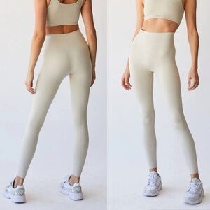 Set Active Sculpflex Leggings in Oat Milk
